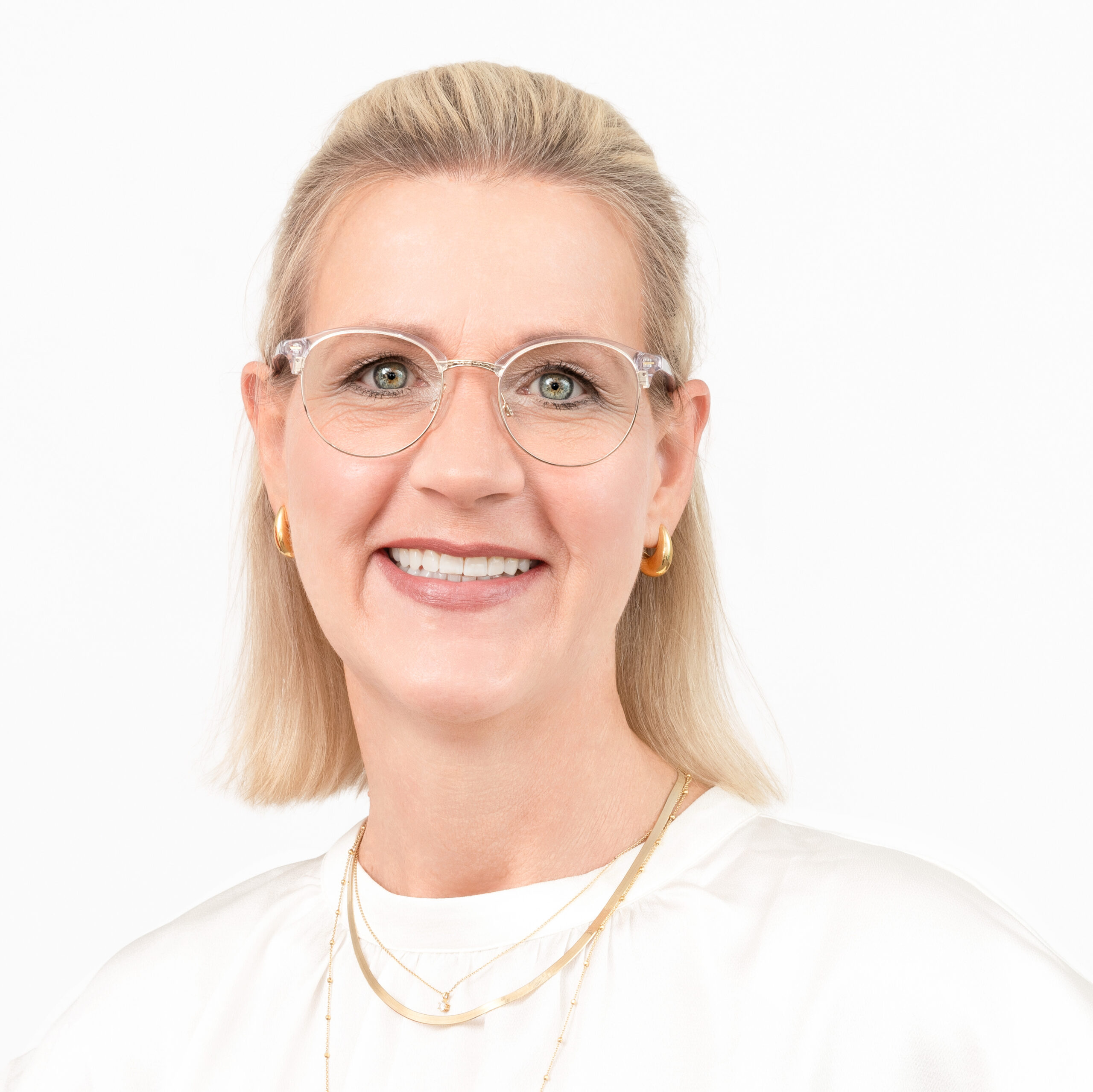 Nicht wegzudenken: Claudia Engelmann leitet den Bereich Uhren & Schmuck – fröhlich, direkt und mit Freude für alles Funkelnde.